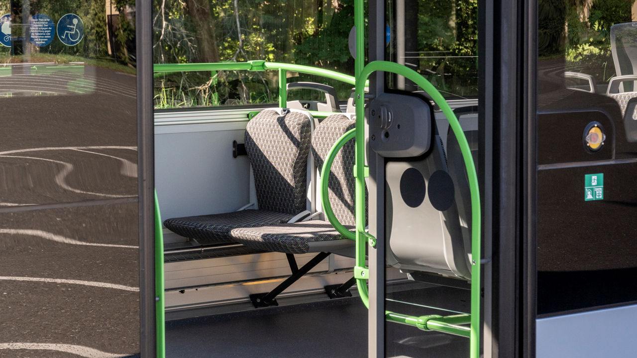 Reliable low-maintenance door concept