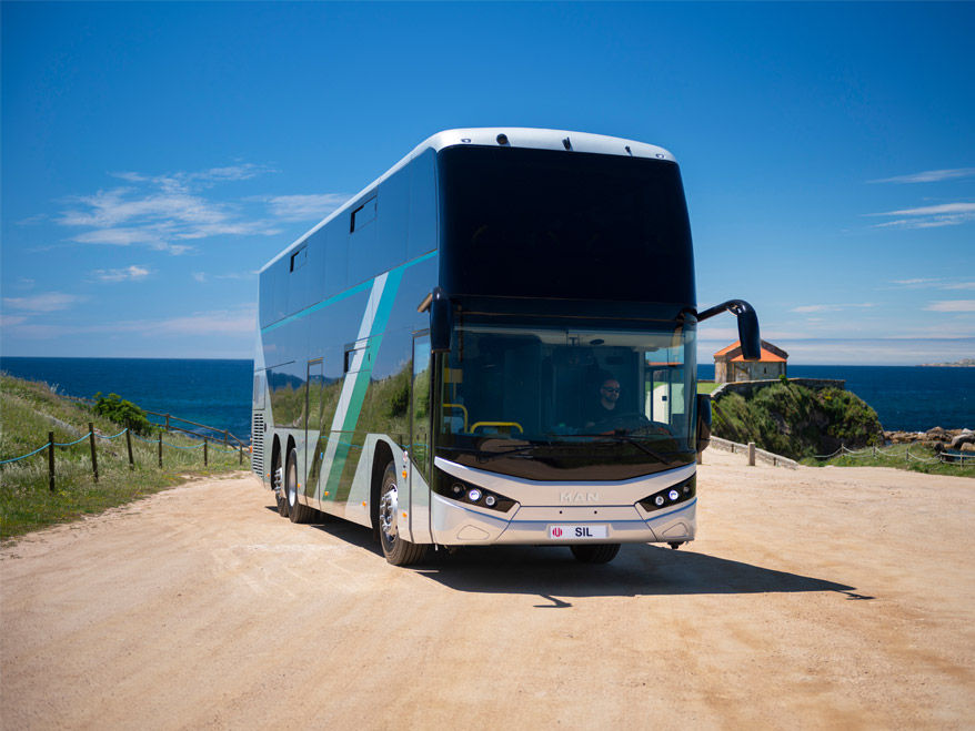 With four double-decker buses from Tel Aviv to Rishon Lezion
