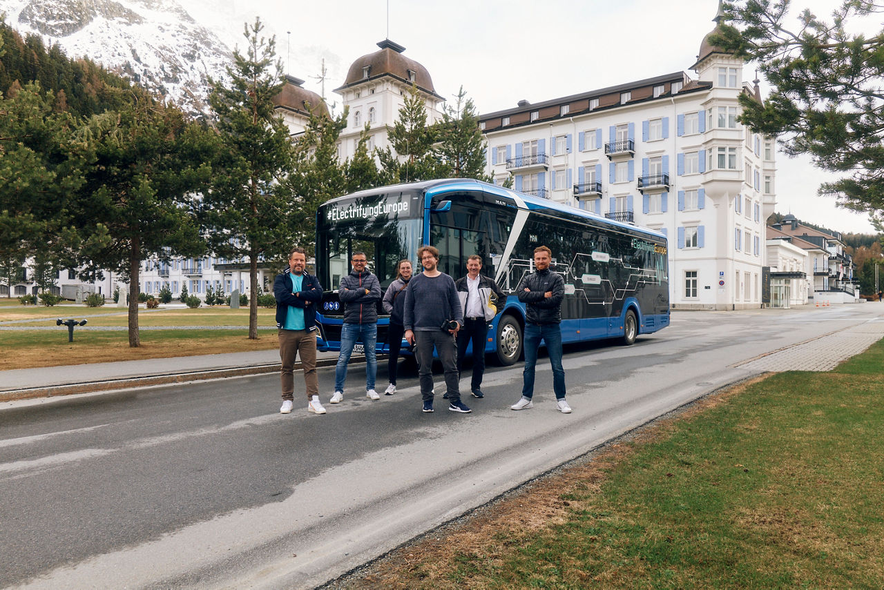 man-electrifyingeuropetour-teamteam-businstmoritz.jpg