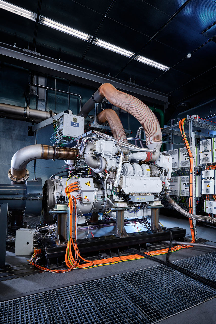 man-engines-marine-hybrid-pruefstand.jpg