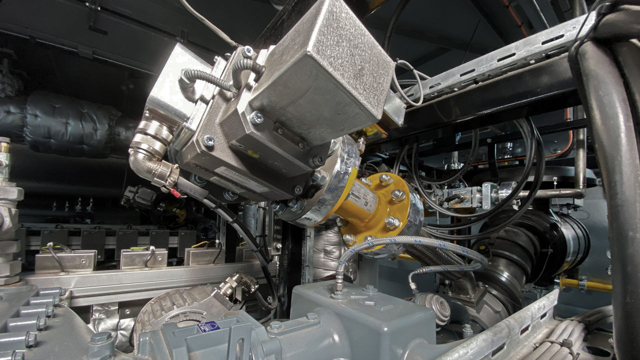 Gas supply with control valve