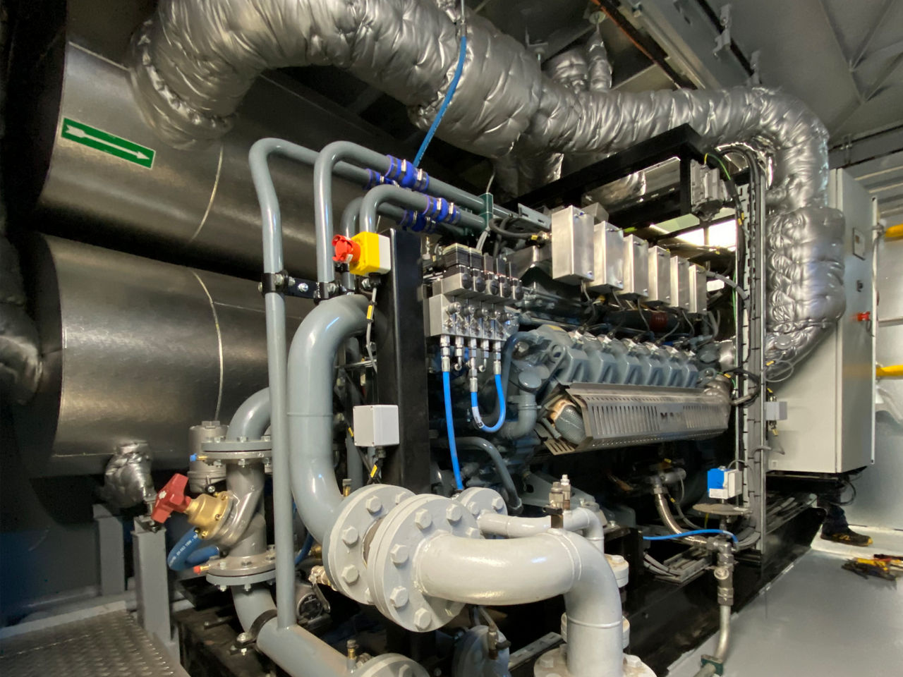 © MAN Rollo. Two MAN E3262 gas engines together generate 990 kW of hybrid engine power.