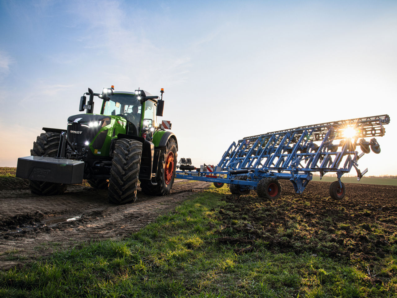 Tractor operated with climate-friendly HVO, B100 or eFuels