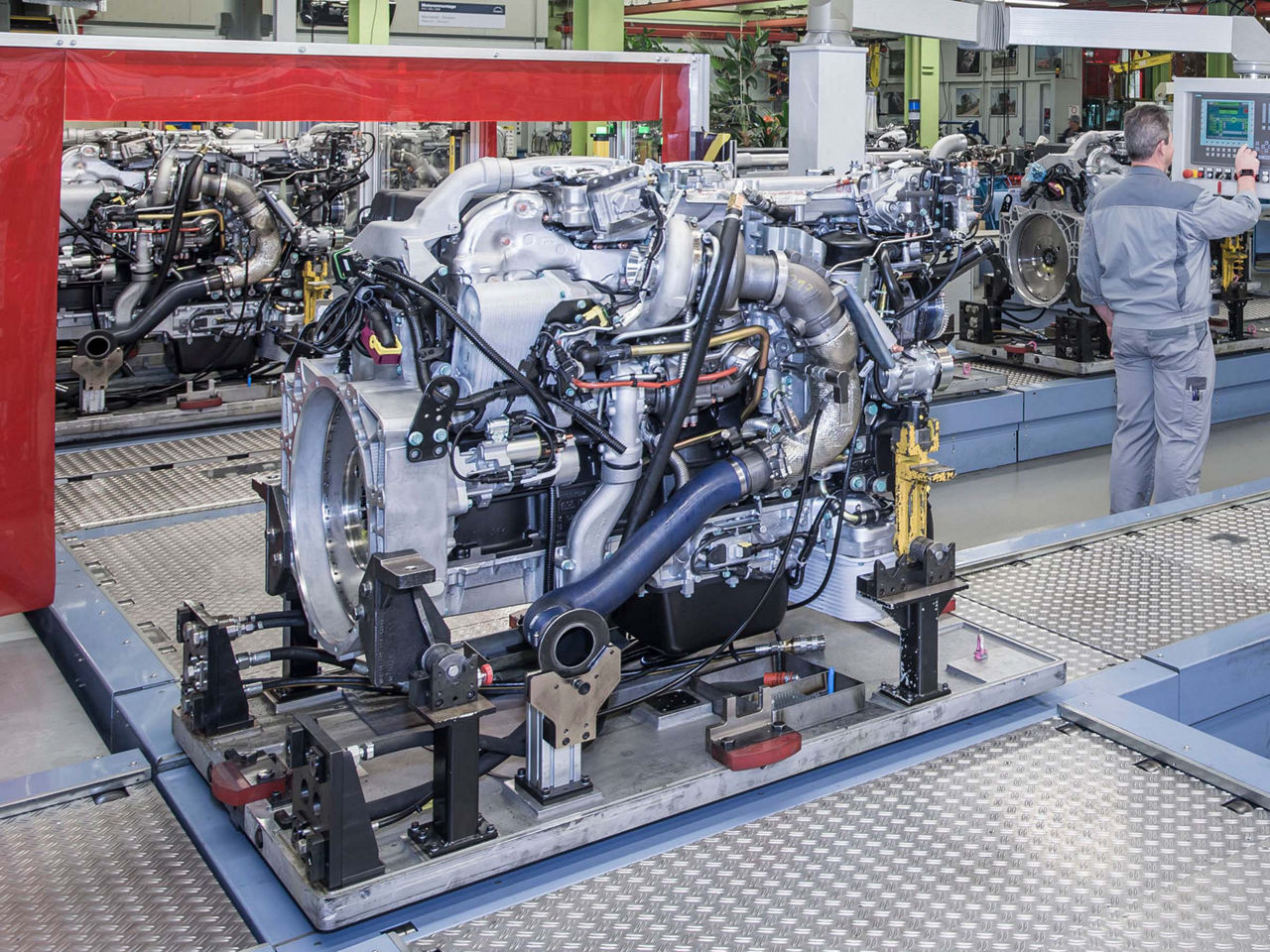 man-engines-weltweit-motorenkompetenzzentrum-3-4x3.jpg