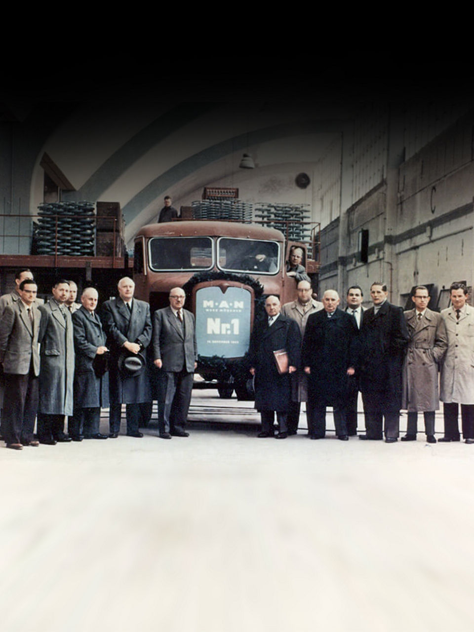 MAN truck and various employees at the opening of the MAN plant in Munich-Allach (1955)