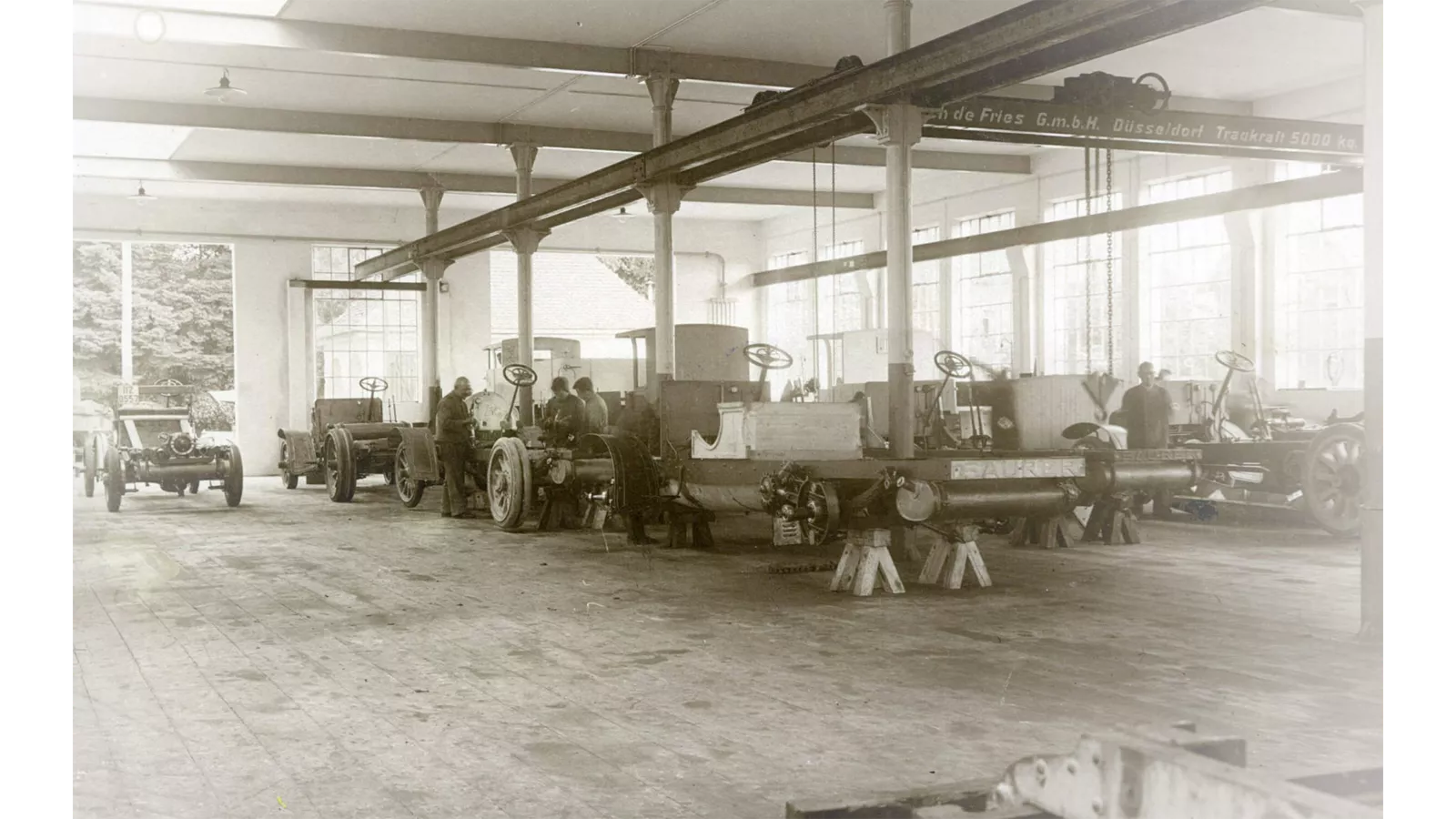 Production hall of the MAN factory in Lindau, 1915