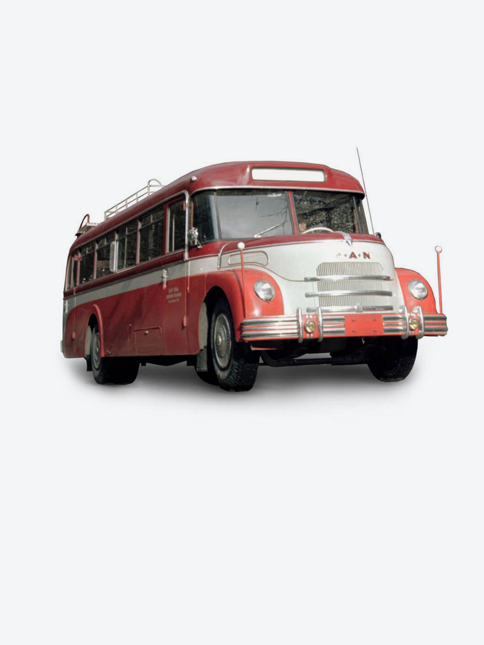 White and red MAN bus of the type MKN26