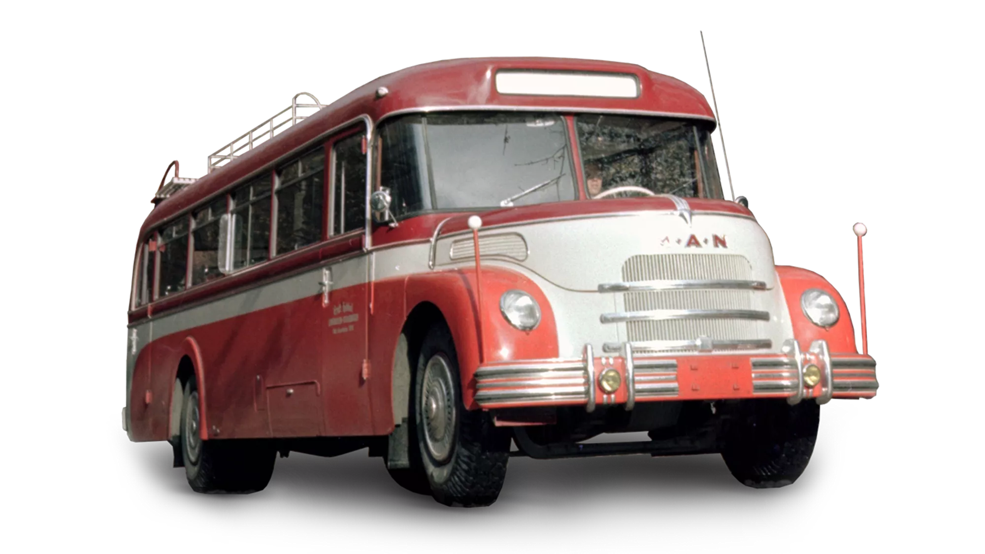White and red MAN bus of the type MKN26