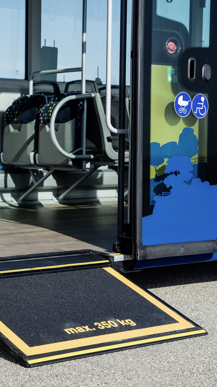 Der barrierefreie Zugang zum MAN Intercity LE.