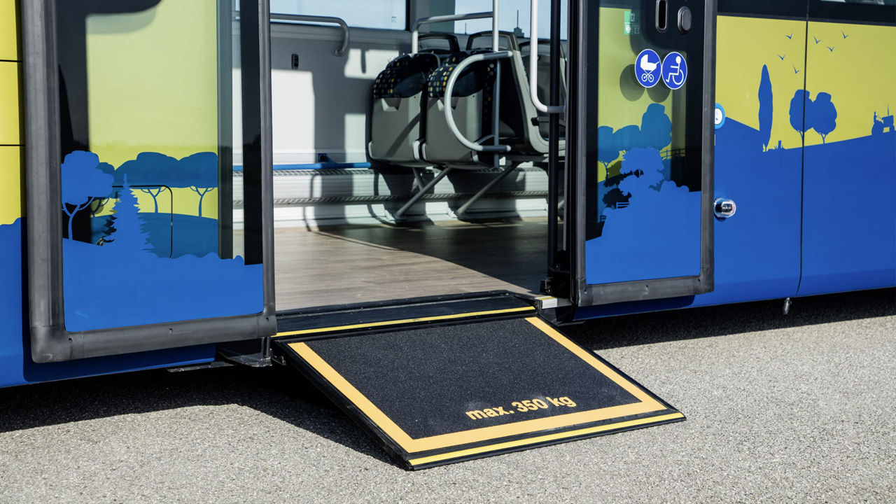Der barrierefreie Zugang zum MAN Intercity LE.