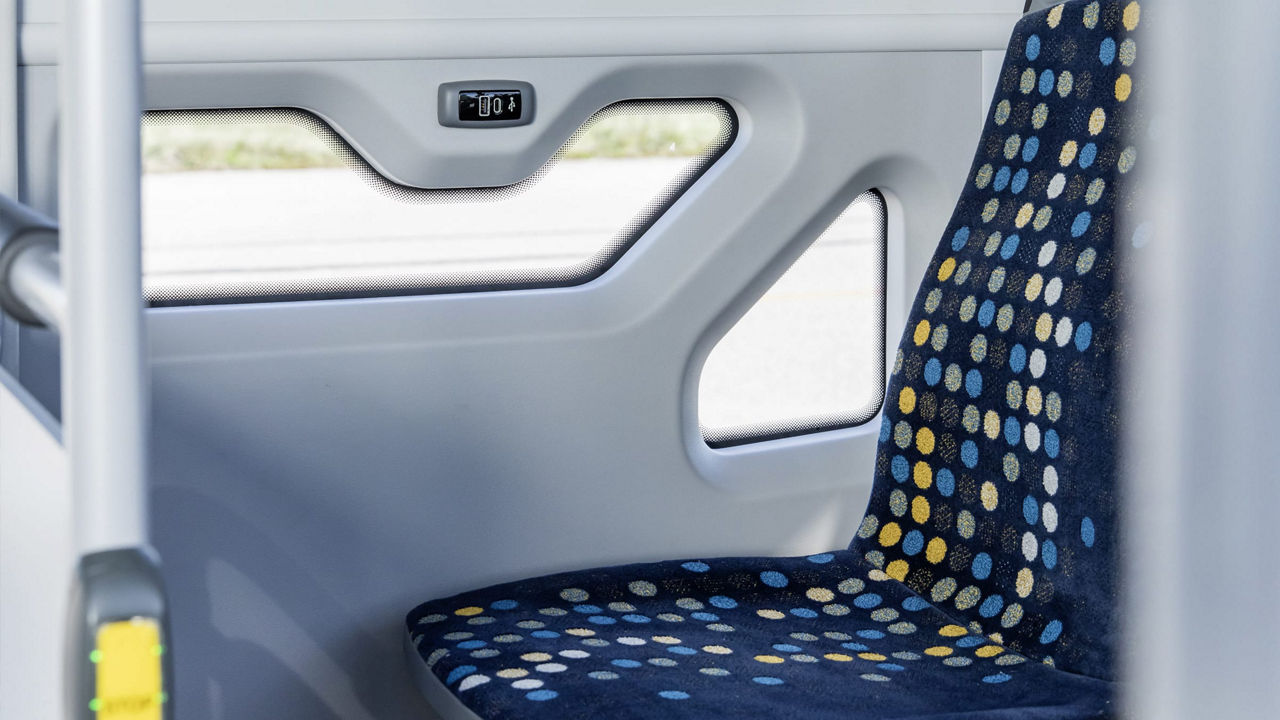Die transparente Seitenwand im MAN Intercity LE.