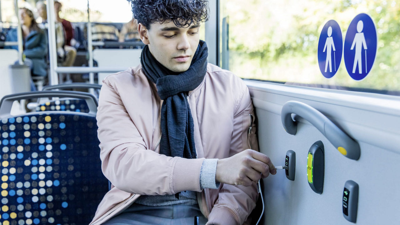 USB-Ports im Passagierbereich des MAN Intercity LE.