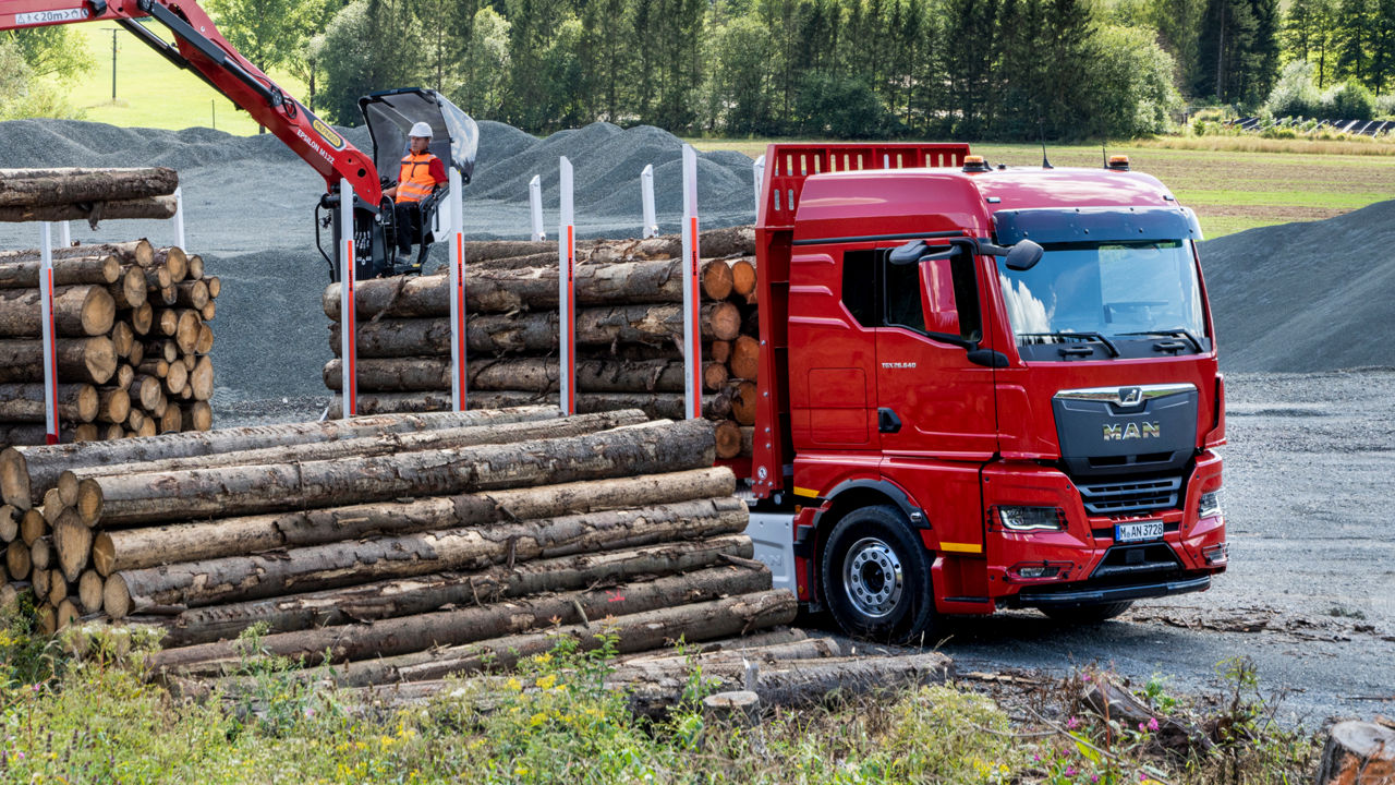 MAN cut-length log transporters