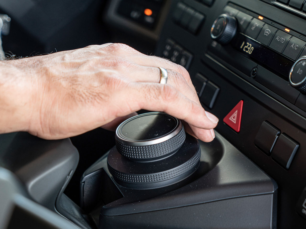 MAN SmartSelect -ohjaus