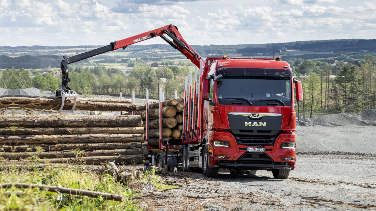 MAN cut-length log transporters