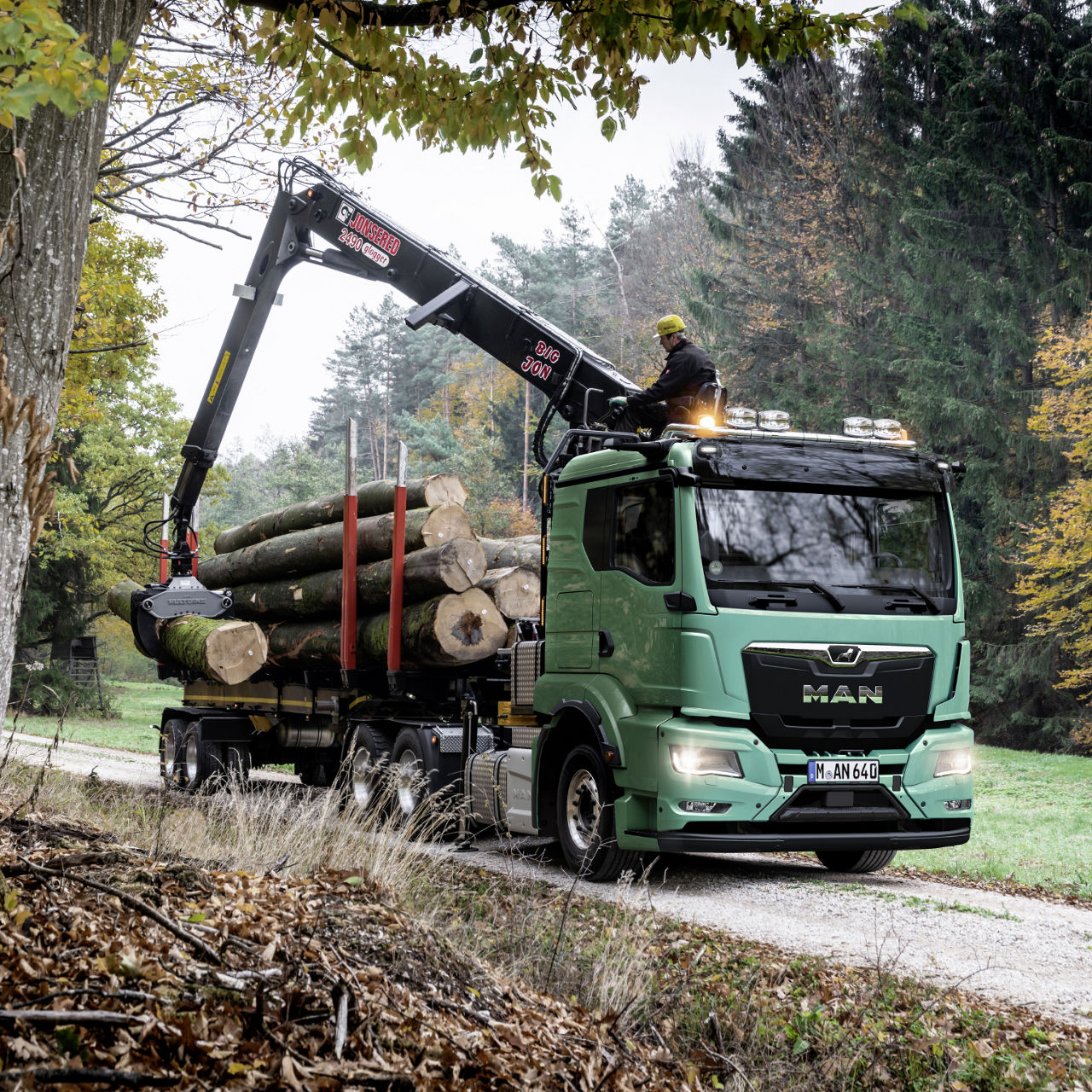 La nouvelle génération de poids lourds MAN comprend des camions puissants et faciles à équiper d’une superstructure, parfaitement adaptés aux multiples exigences du secteur agricole et forestier.