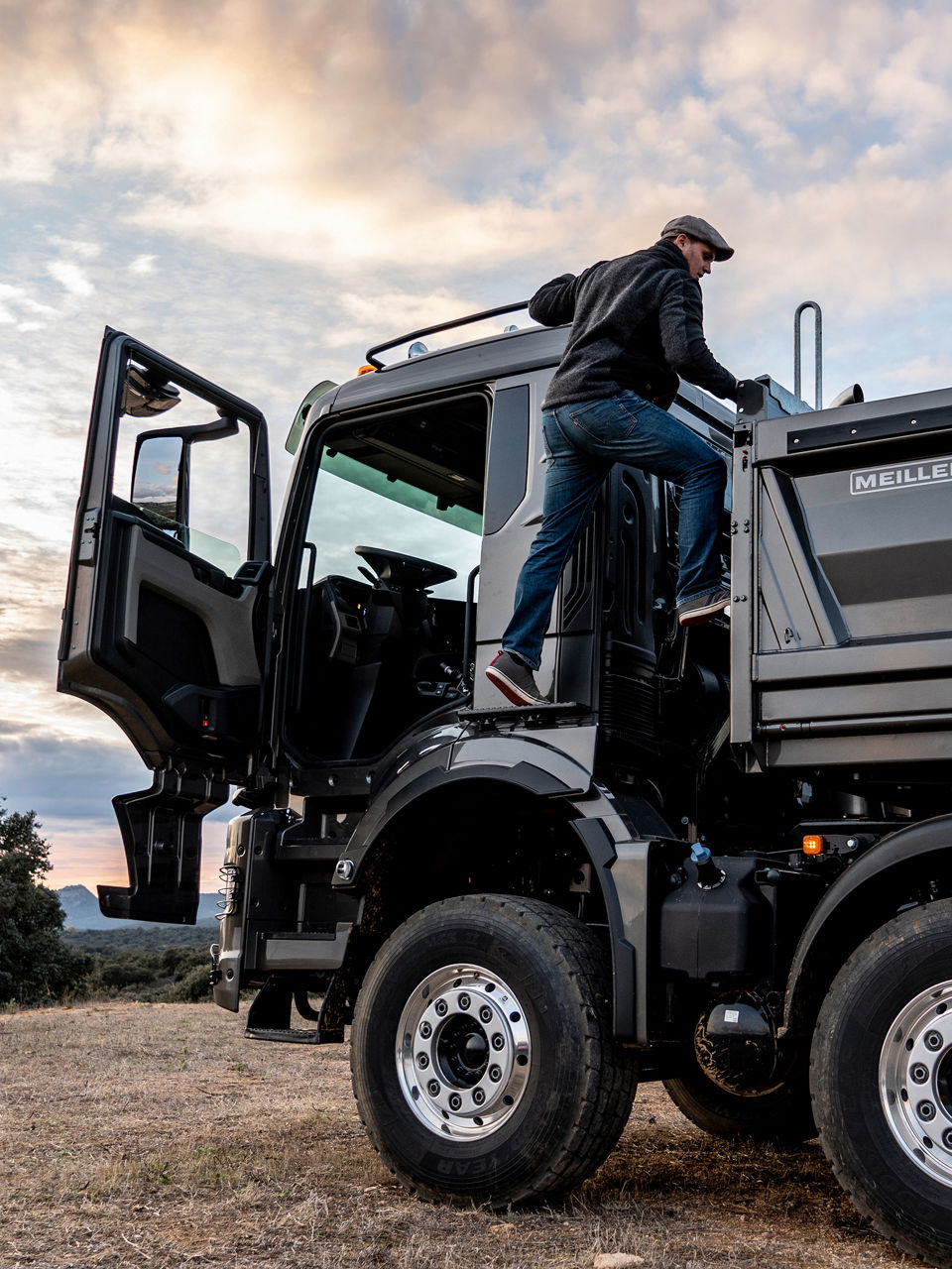Le cabine di guida del MAN TGS sono concepite fino nei particolari per gli impieghi offroad.