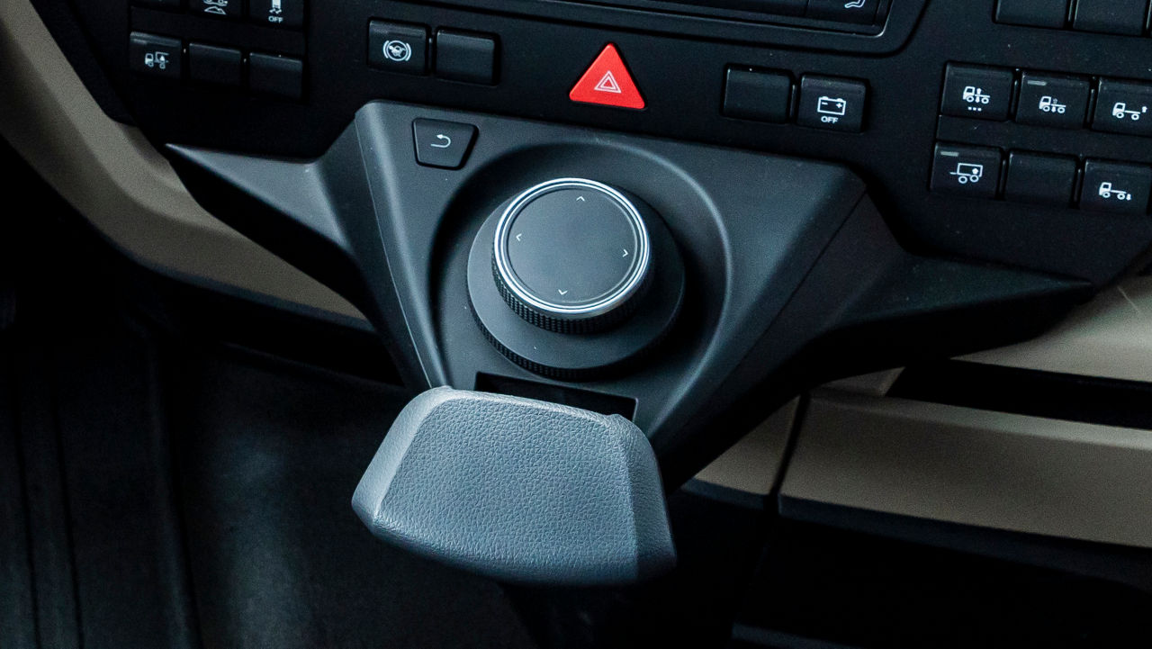 Oproepen van het hoofdmenu met MAN SmartSelect.