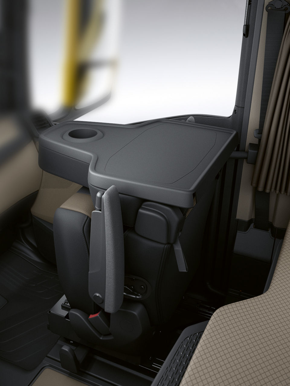 MAN TGS Vario passasjersete som kan klappes ned for å danne et bord