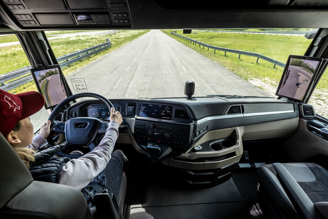 De MAN TGX in het langeafstandsverkeer heeft eersteklas focus op de chauffeur.