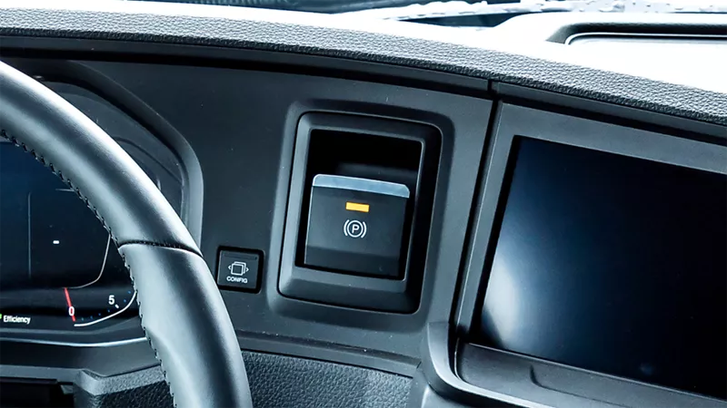 The electric parking brake is integrated in the instrument panel.