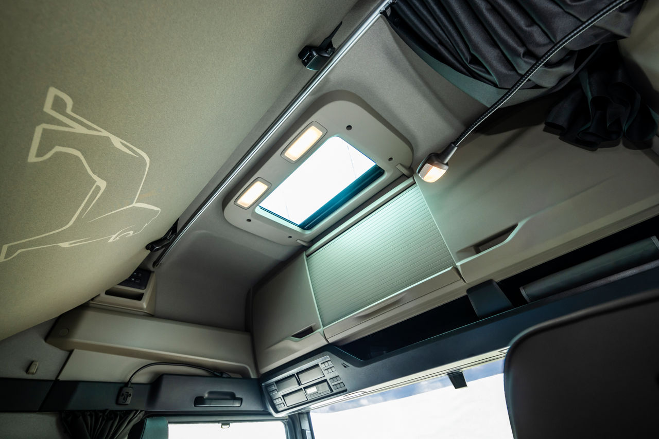 De interieurverlichting van de MAN TGX biedt rust, snelle oriëntatie en een aangename sfeer.