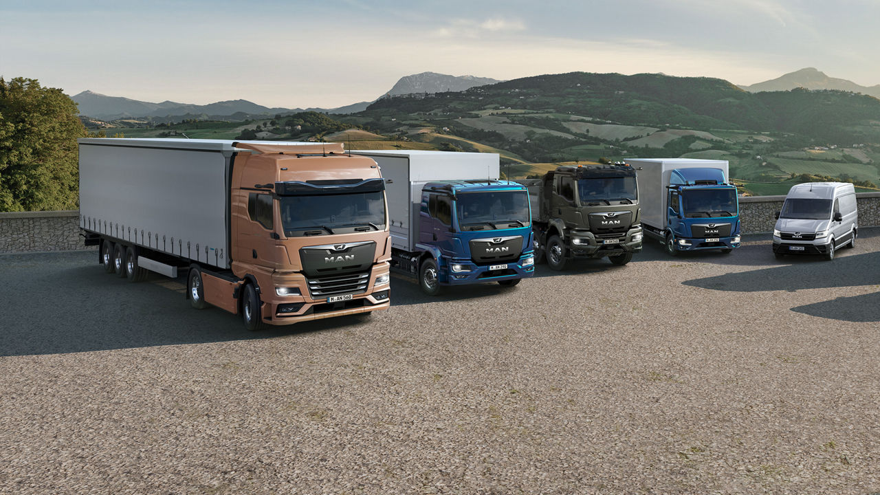 MAN Trucks und MAN TGE mit unterschiedlichen Fahrzeugaufbauten
