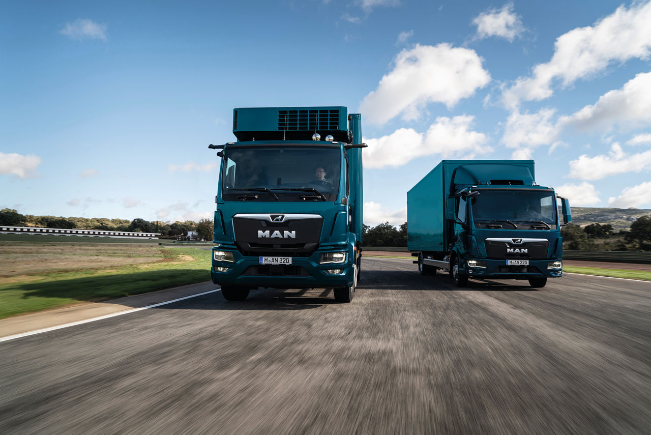 Side view of the MAN TGM and MAN TGL.