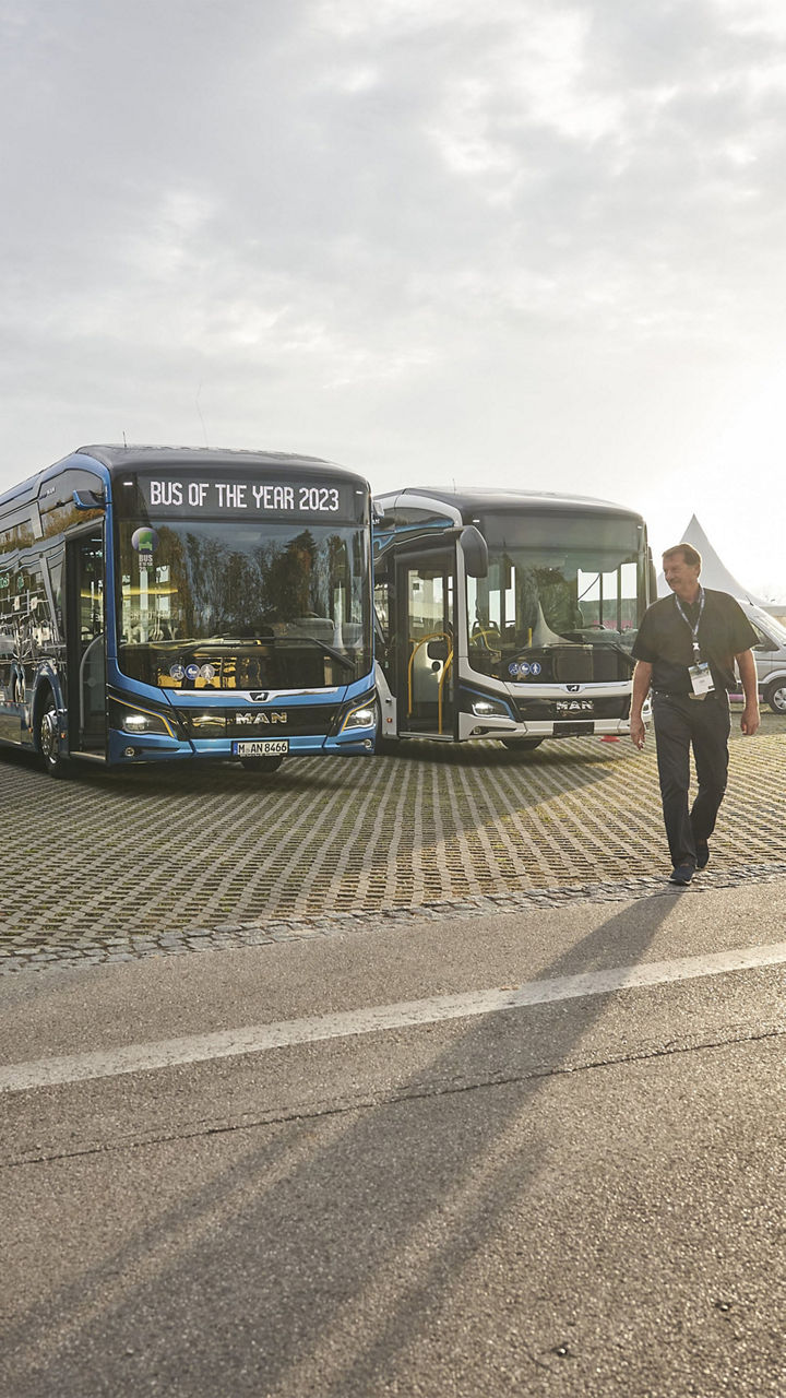 Die Busse der MAN Lion’s E Serie stehen nebeneinander