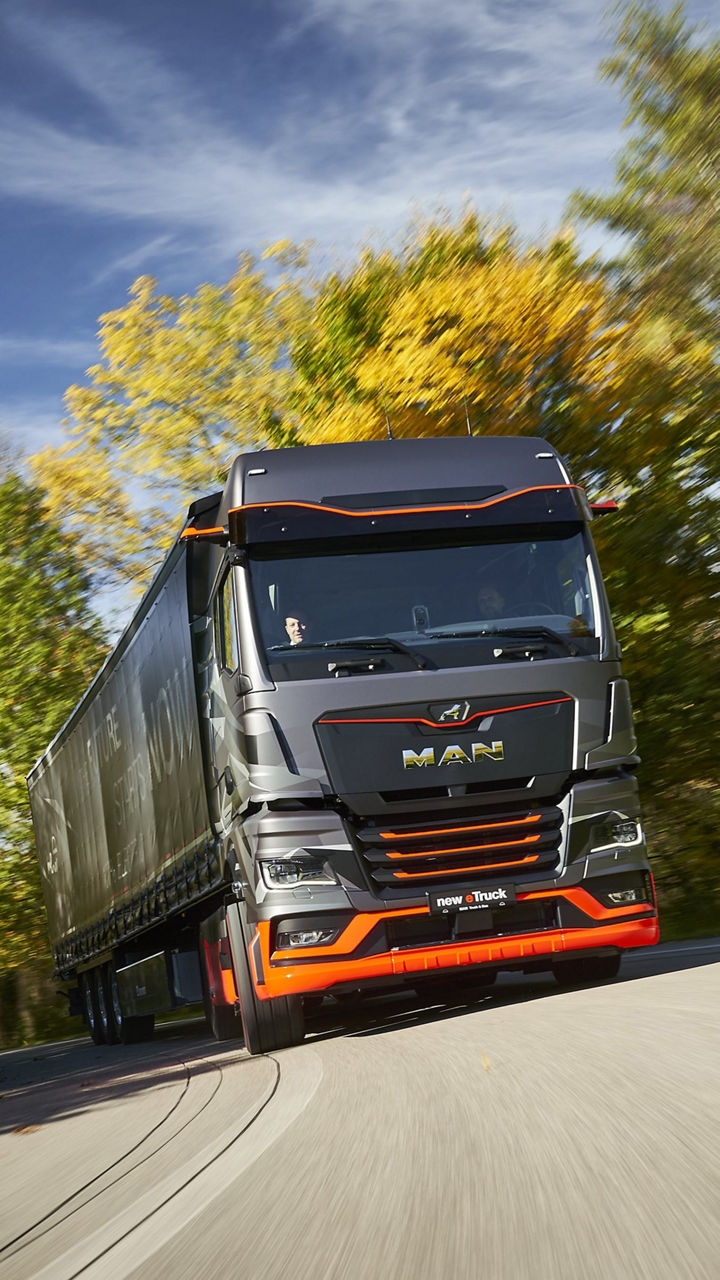 MAN eTruck auf der Straße