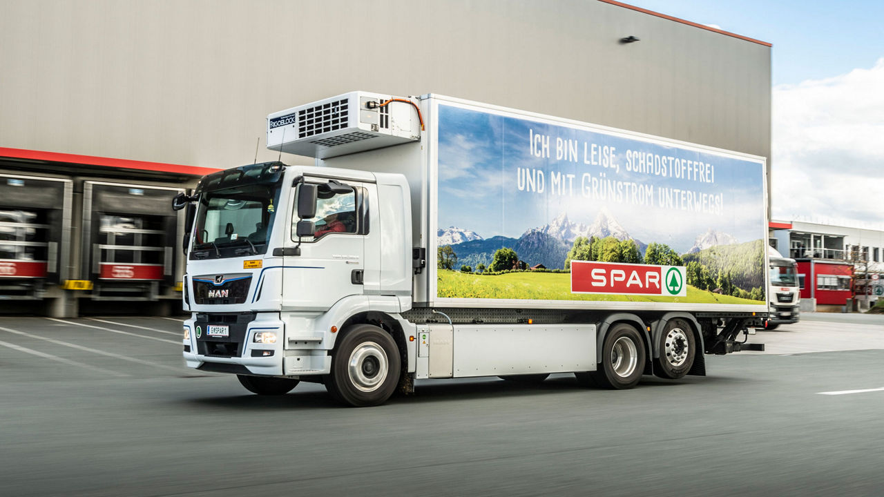 SPAR uporablja MAN TGM 26.360 E na širšem območju Gradca za dostavo maloprodaji po vsem mestu in povsem brez škodljivih izpustov. 