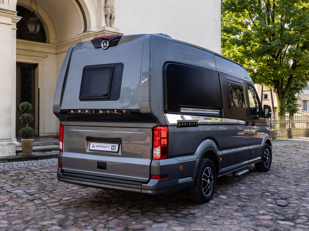 MAN TGE Infinity M rear view.