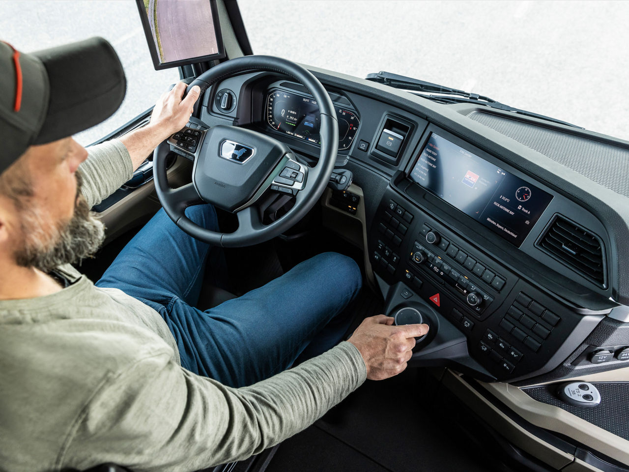 Überlegener Komfort und Sicherheit mit MAN SmartShifting und Bremskraft auf Abruf.