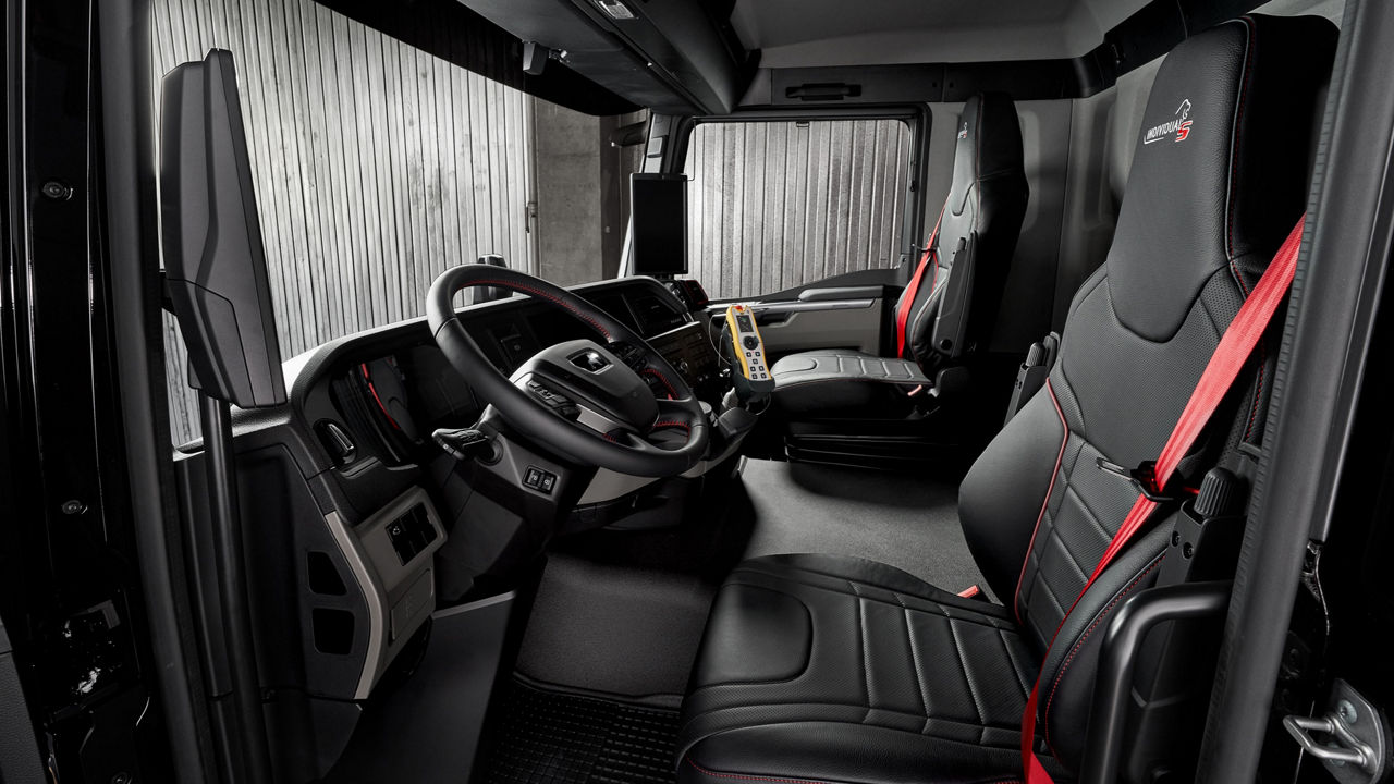MAN TGX Individual Lion S Interior