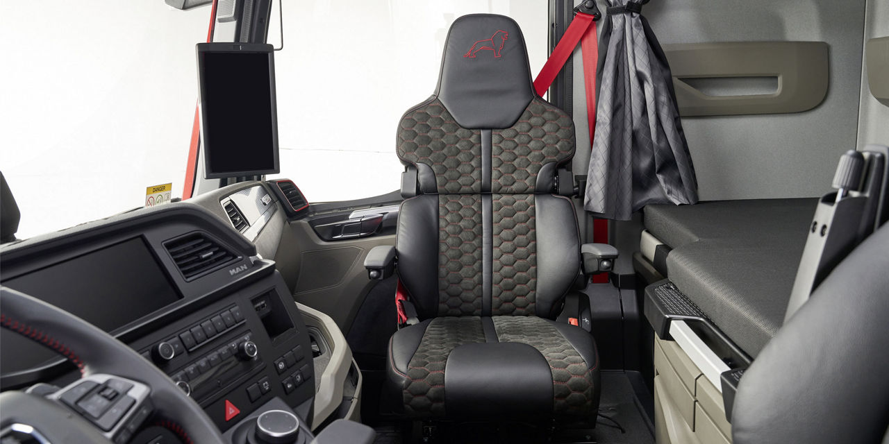 Interiér MAN TGX Individual Lion S