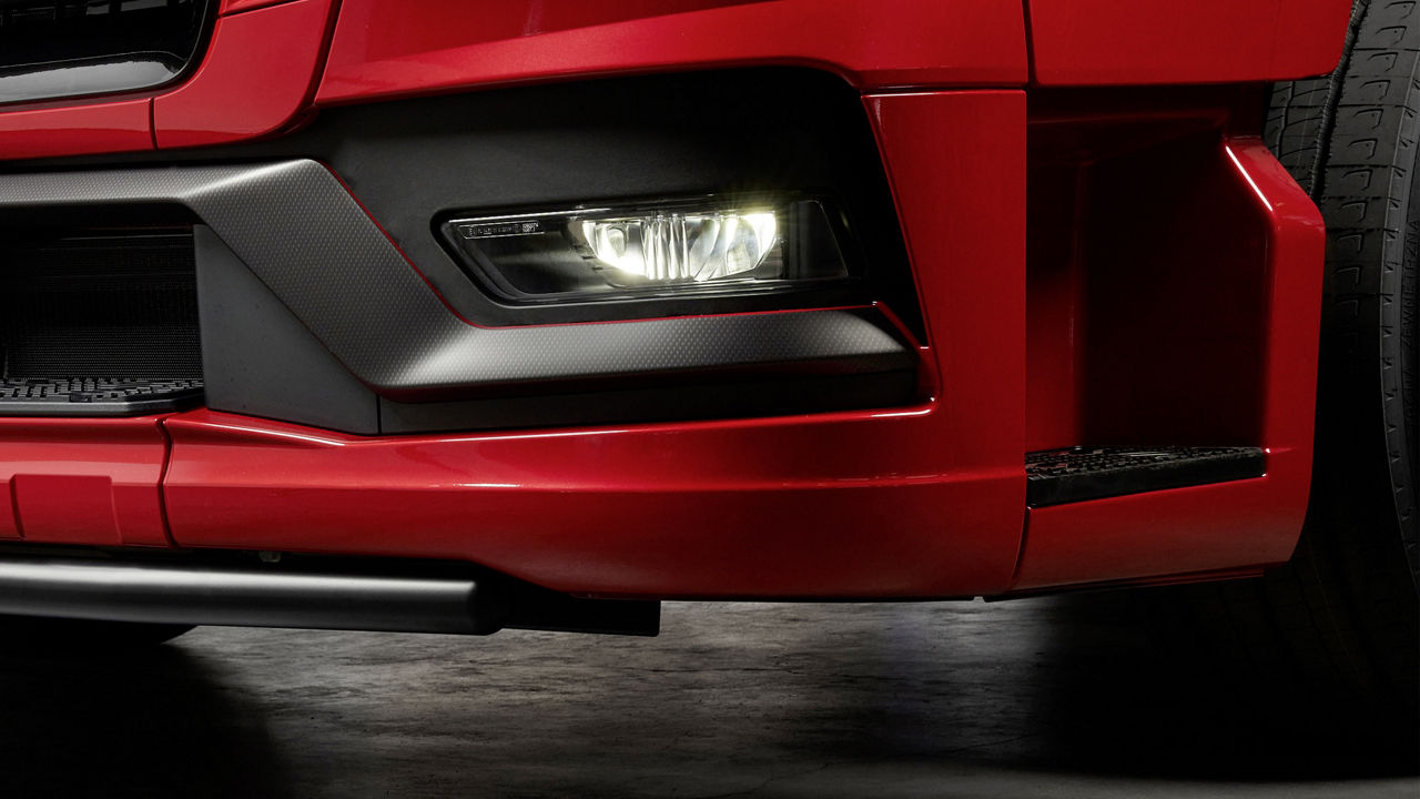 Karbonový nárazník MAN TGX Individual Lion S.