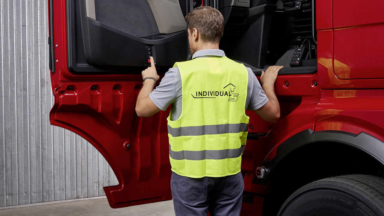 Výstražná vesta se značkou Lion S