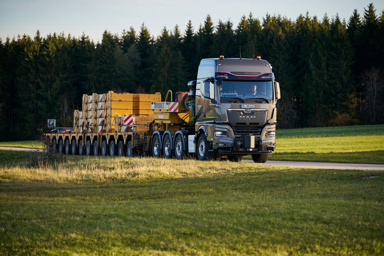 MAN offre autoarticolati per carichi pesanti predisposti già in fabbrica.