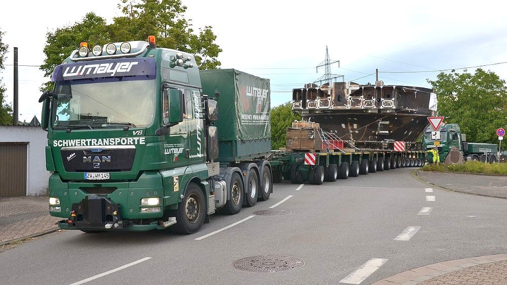 Ein grüner MAN TGX der Firma W.Mayer