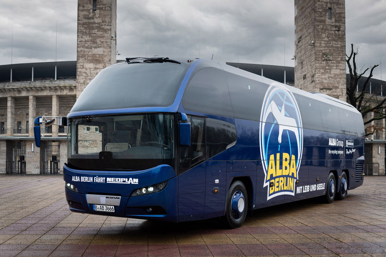 man-trucks-alba-berlin-team-bus-01711.jpg
