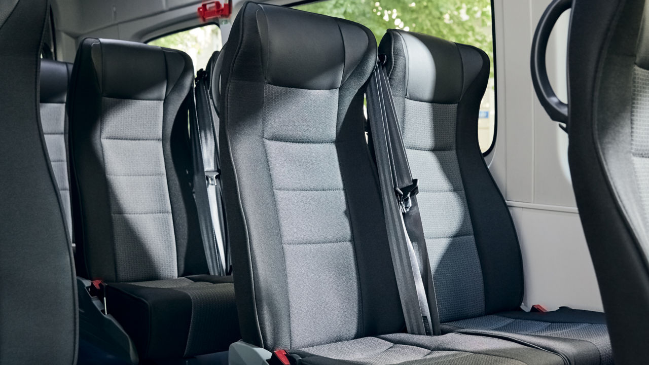 Med MAN TGE Intercity finns det flexibilitet när det gäller hur sätena arrangeras.