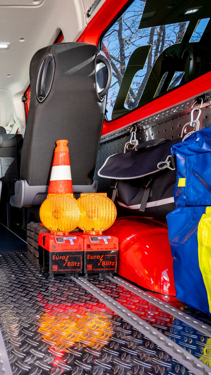 Cleverer Innenausbau im MAN TGE Löschfahrzeug 