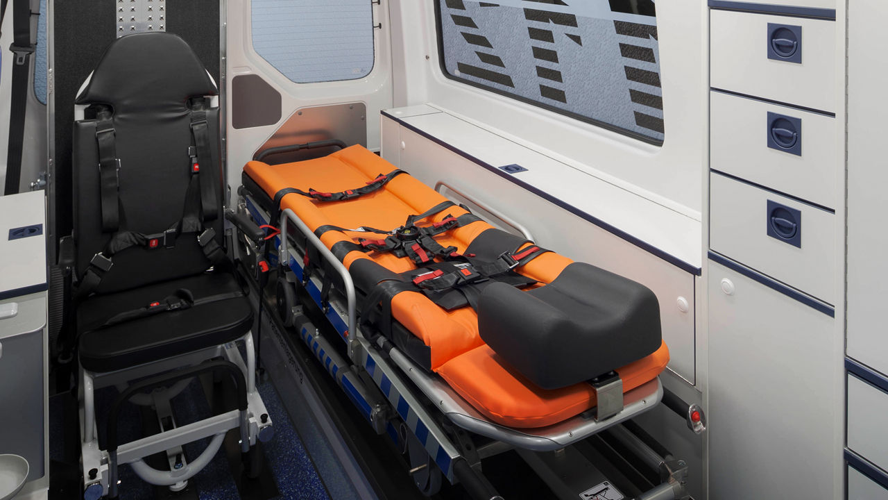 Passgenaue Lösungen im MAN TGE Rettungswagen 