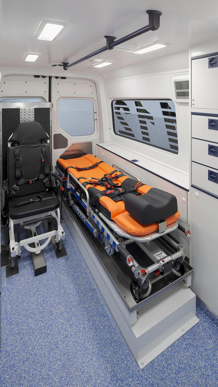 Passgenaue Lösungen im MAN TGE Rettungswagen 