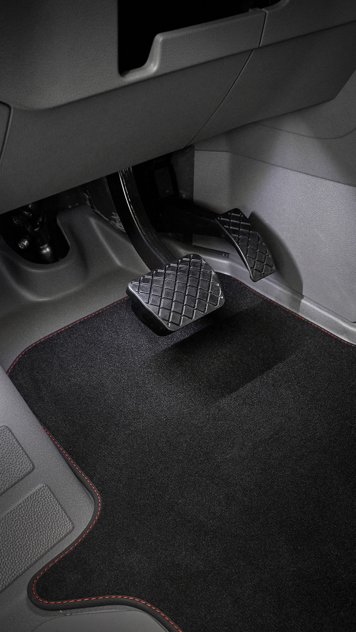 MAN Individual Lion S footwell lighting