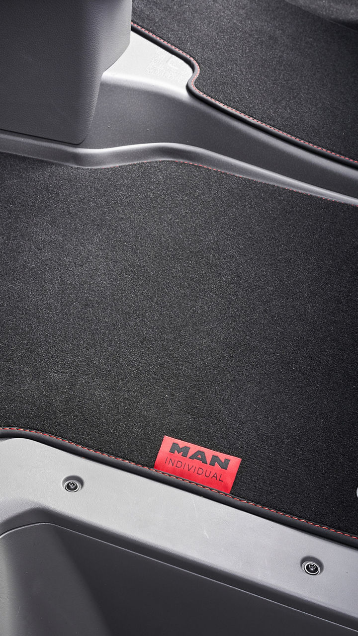 MAN Individual Lion S floor mats