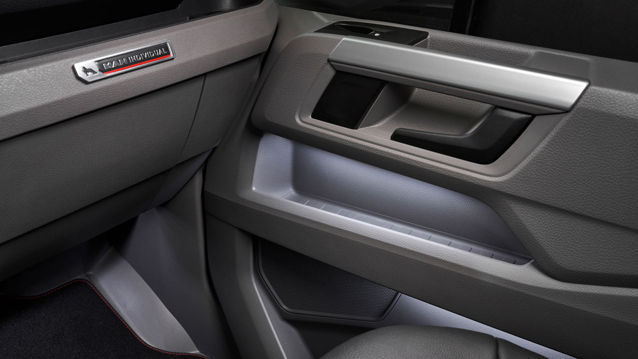 MAN Individual Lion S red LED light strips