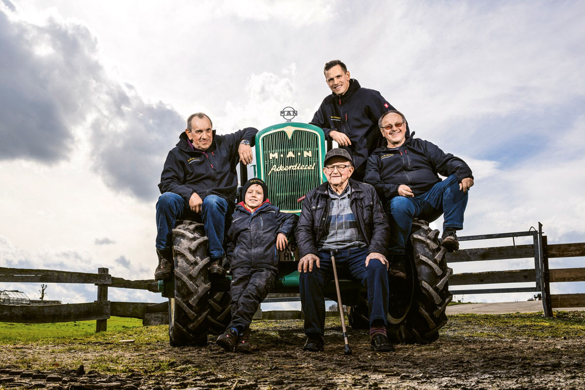 Franz Zerle vor dem MAN TGX