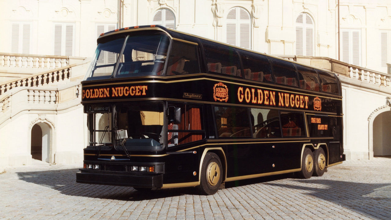 neoplan-history-1981-width-2400-height-1350.jpg