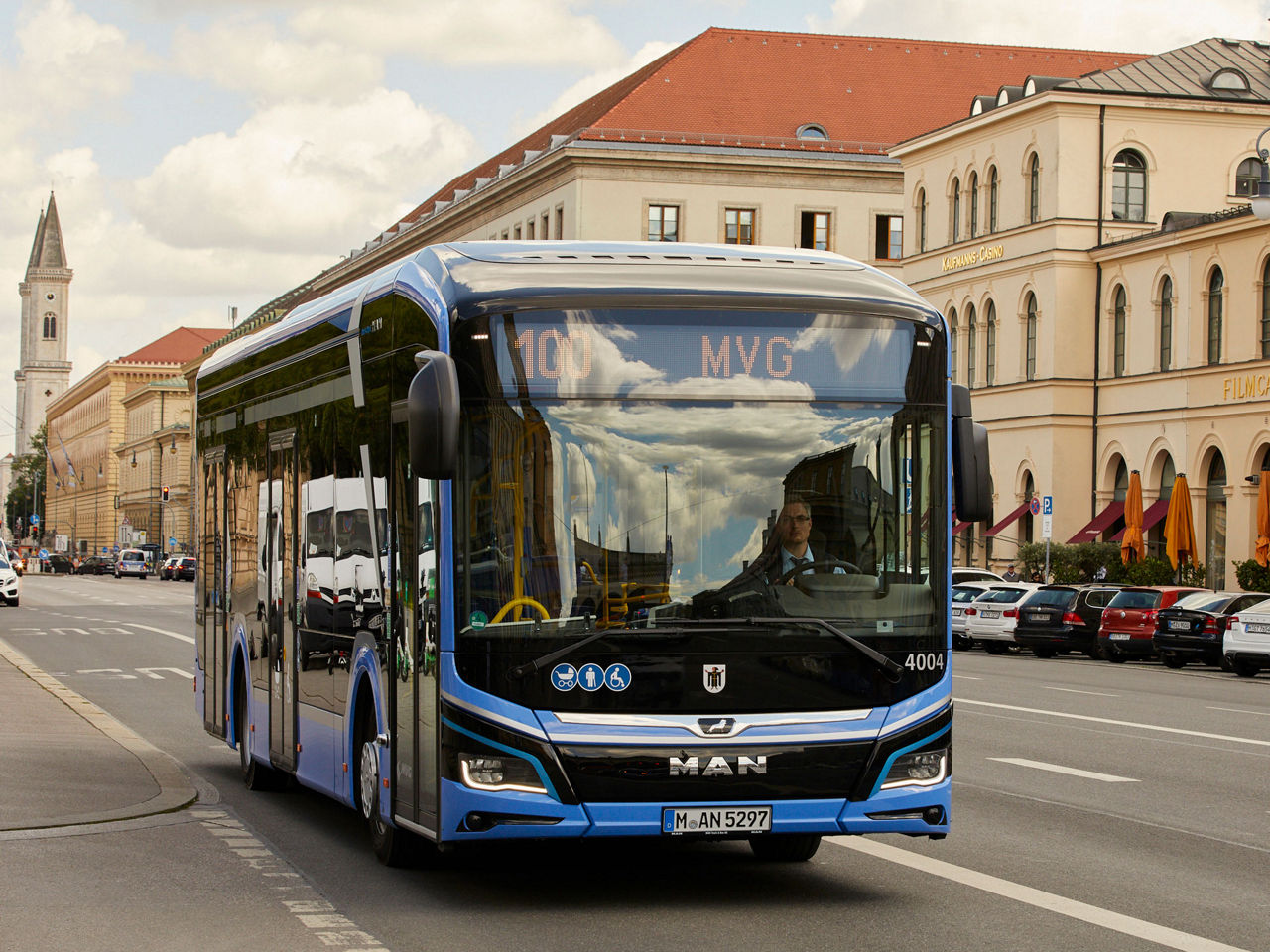 p-bus-eot-lionscitye-muenchen-01.jpg